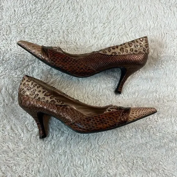 BKE - Buckle leopard and snakeskin pointed toe heels, size Probs 8.5 - Picture 2 of 10